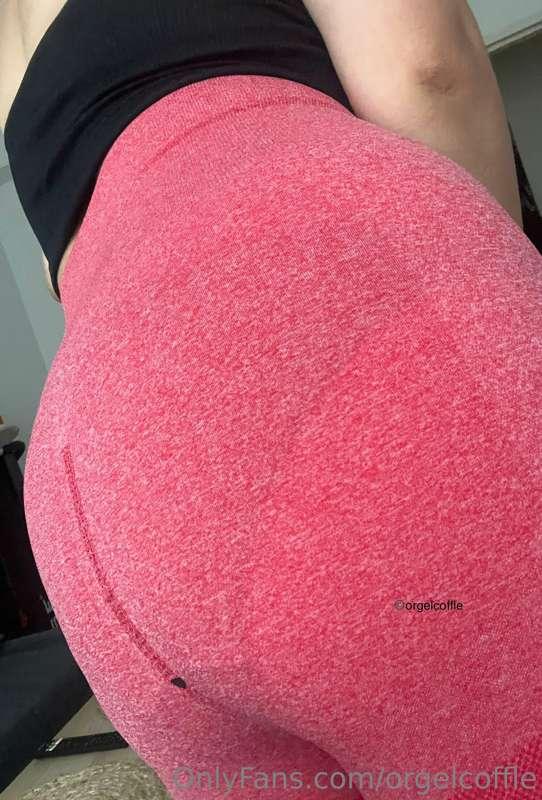 Oops what happened there?? Sat down and my thighs were NOT h..