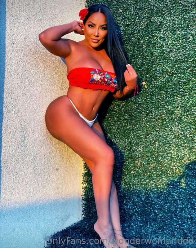 Spicy mami 🌶  @theonlykiaramia is out to play! 🥵 can you han..