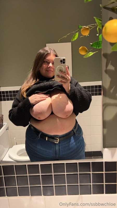 POV you’re my man getting sent these pics when I go to the l..