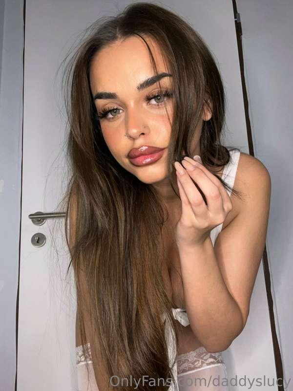 ### Just for you to have a motivation this week, this girl t..