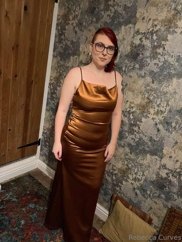 Out for valentines with the Mr 🖤 hopefully I’ll get cock lat..