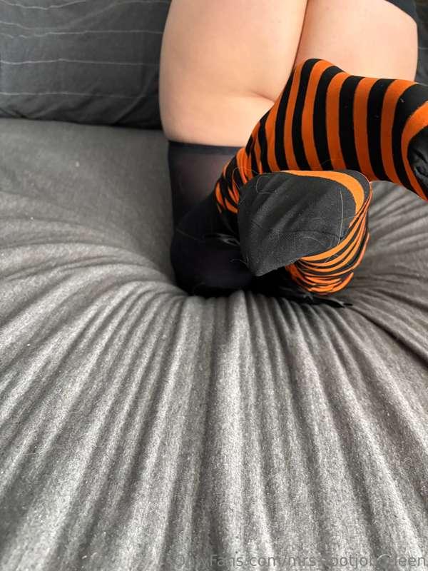 mrs_footjobqueen image #18