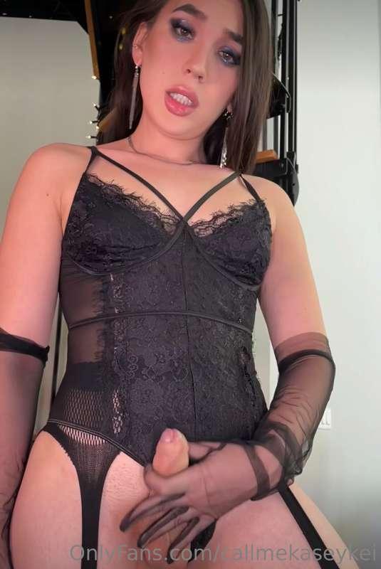 Does your mistress deserve some respect??  🫡 get your ass in..