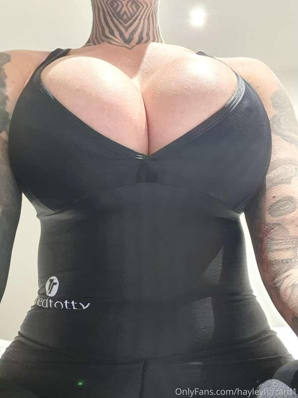 Big tits and lycra