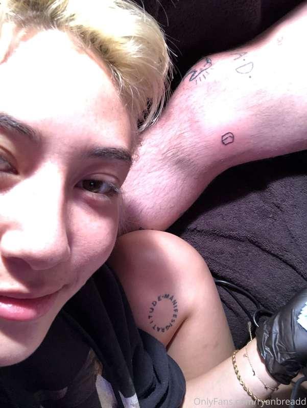 gave someone tattoos last night lol, my first ever!! 

tags:..