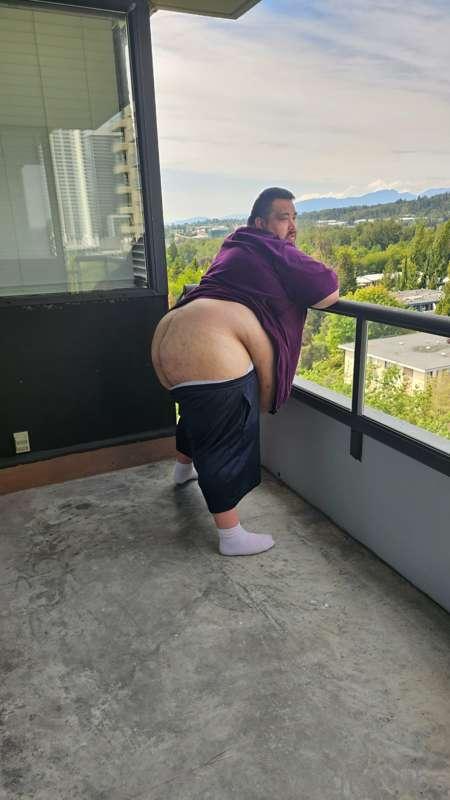 Am I the only one who wants to be fucked deep and hard on a ..