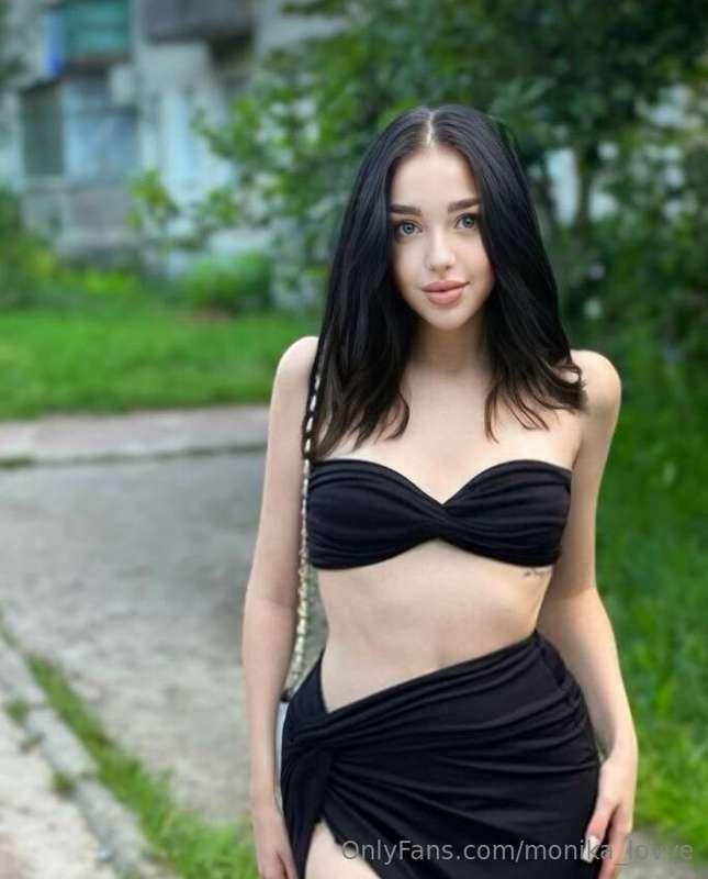 🔥 STOP SCROLLING🔥
 Let me distract you👉@elsa_wild💋
Cute girl..