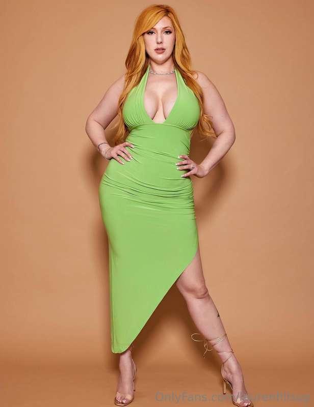 Don’t you just LOVE a goddess in green  💚 @akathefirebush