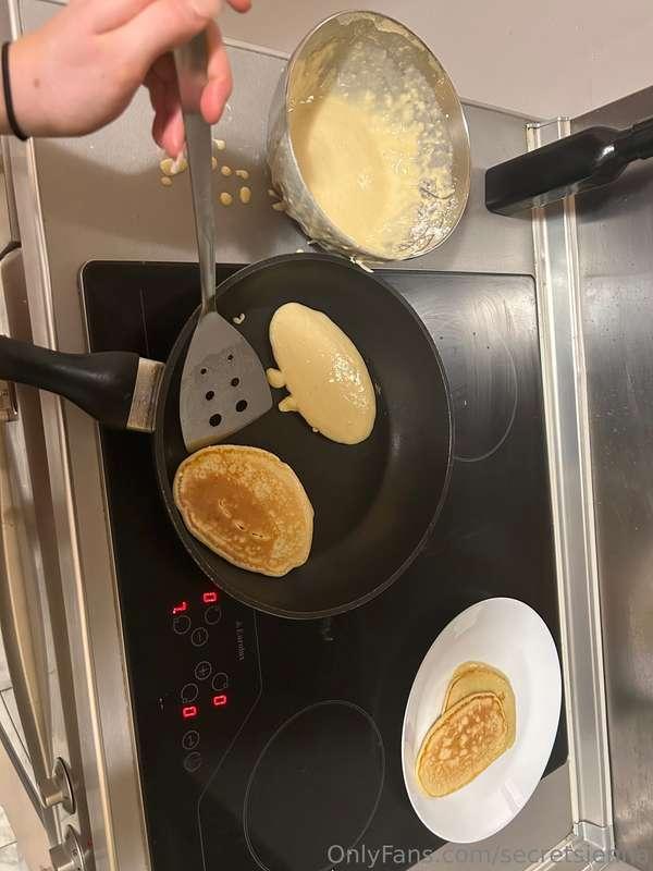 Cooking pancakes.... and making a bit of a mess😅😅🙈🙈