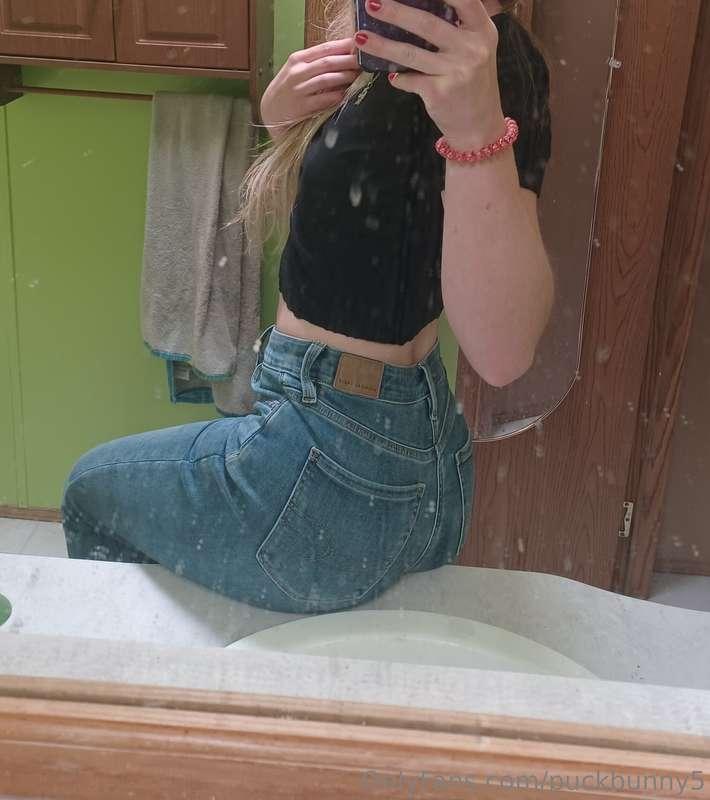 Been getting asked about wearing some jeans... here's my fav..