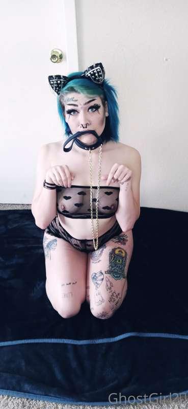 You could call me kitten and id get on my knees. 😽😻😼
