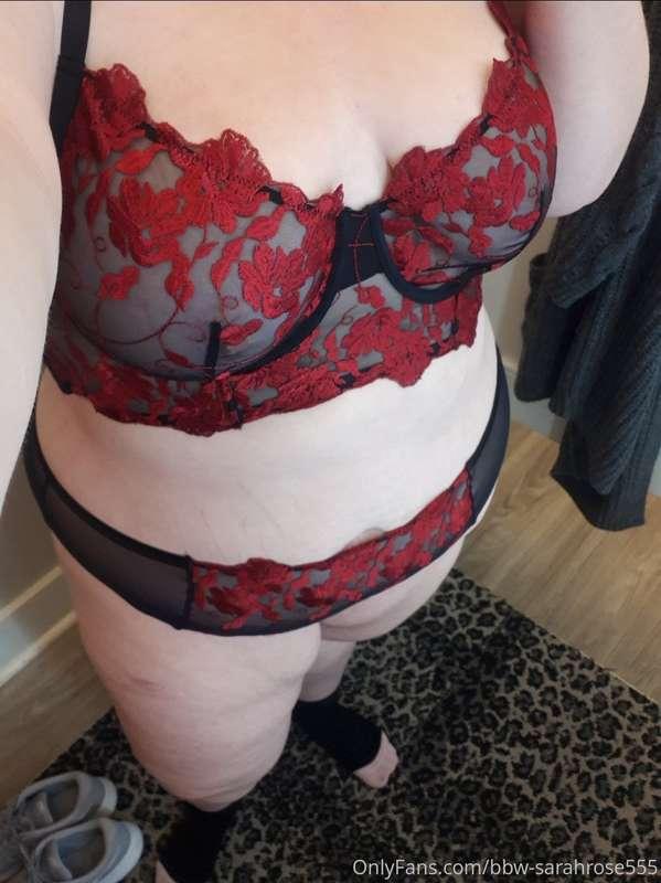 Bored at work means posting some new lingerie pictures for y..