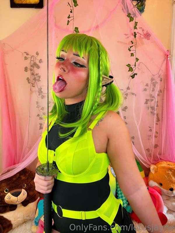 **FAKE PROP**

mmmfffff uuu~ i love licking **long**, *hard*..