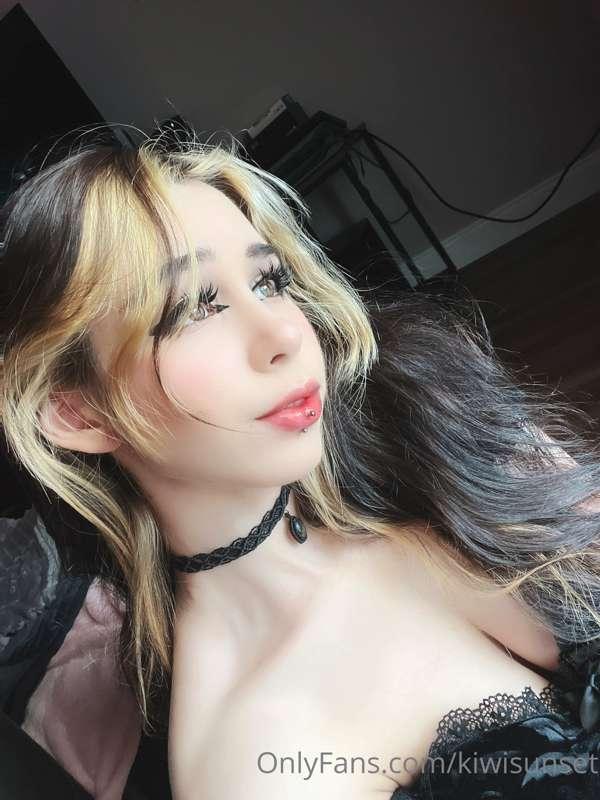 don’t have lewds but i have my face 🥺💖