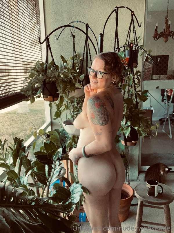 My happy place, naked with plants surrounding me 🥰
