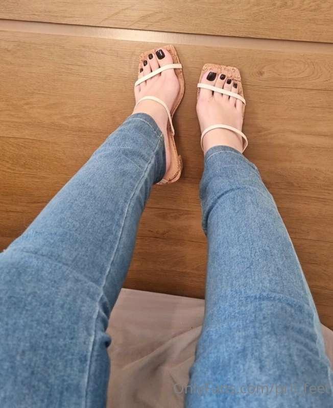 prii_feet main image