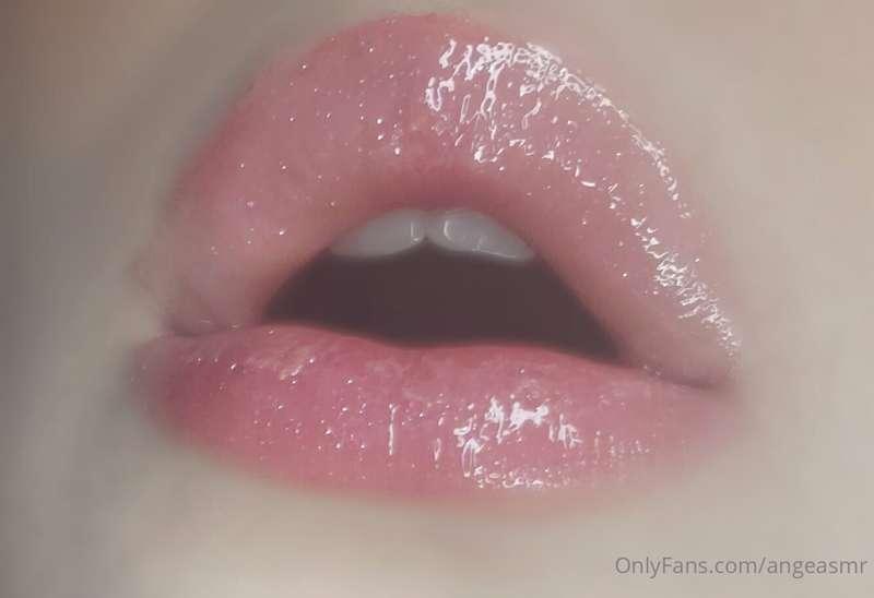 s o f t   l i p s ♡