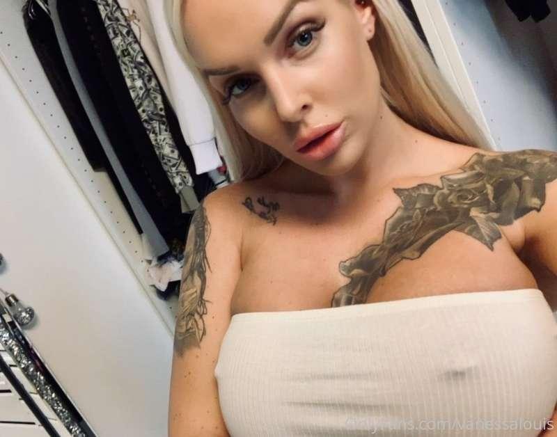My nips just want to bust out of this top haha 😜