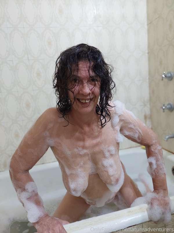 Since I like to enjoy a bubble bath, it makes me horny !!!!!..