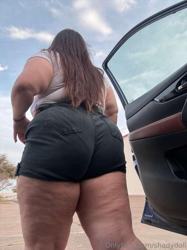 I hope you enjoy my big booty poses 🤤