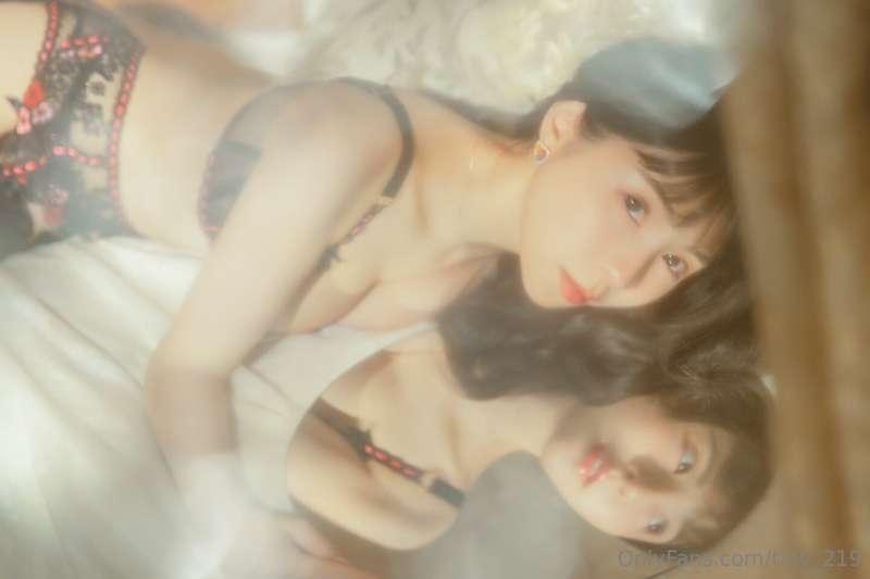 我身體的每一寸肌膚、每一個細節，都渴望被你認真欣賞。Every inch of my skin and every de..