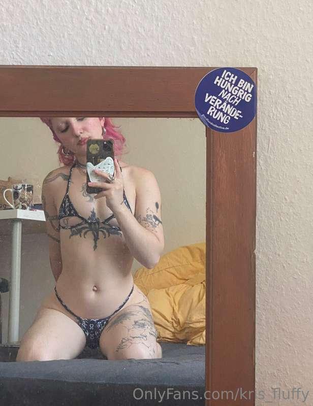 Hmm...would you like to see me play with my big toys?🥵