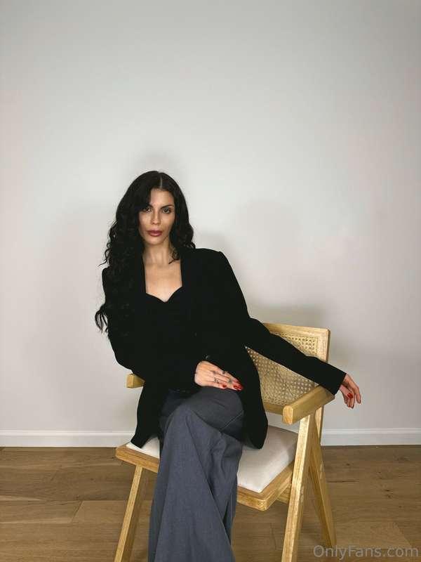starting the week off in a CEO mindset 💅🏻💁🏻‍♀️