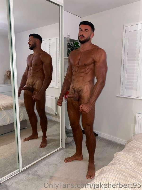 The mirror could come In handy 😈