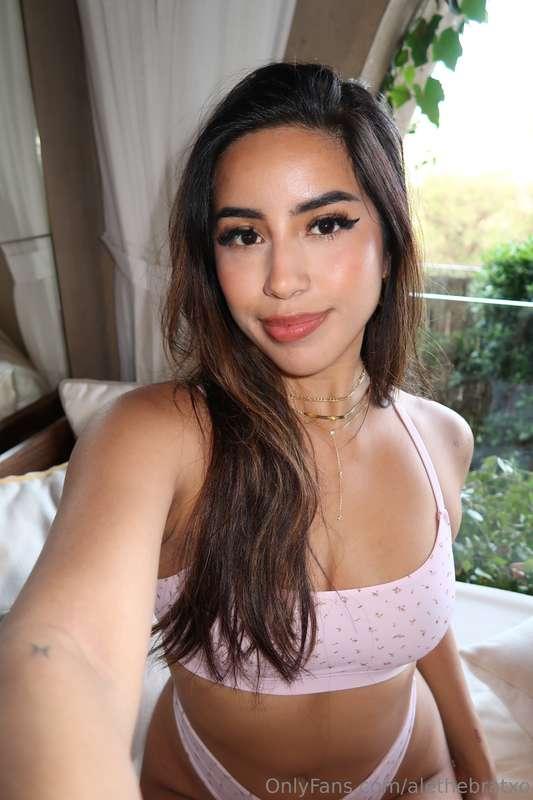 What’s your dirtiest fantasy?? Dm me 💘