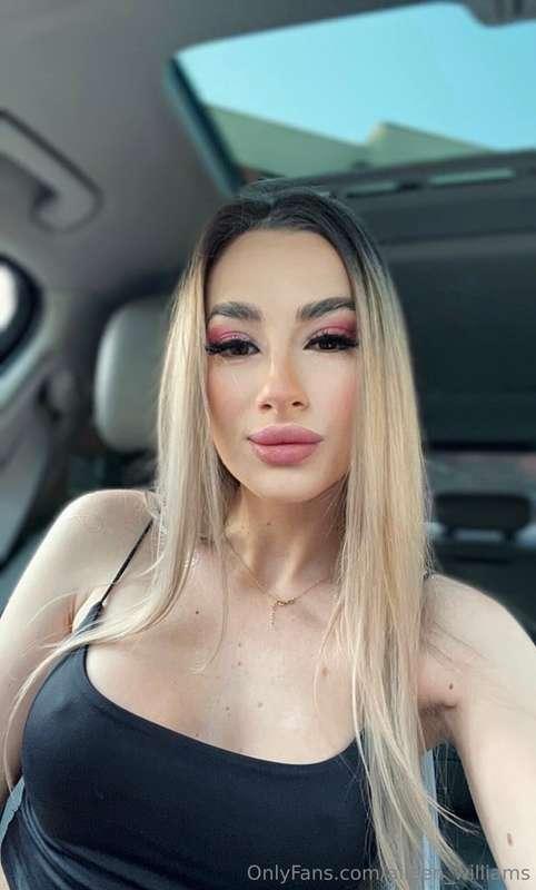 Hiii👋🏻😘