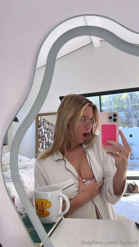Let me be your morning pick me up ;) send me a ☕️ to get you..