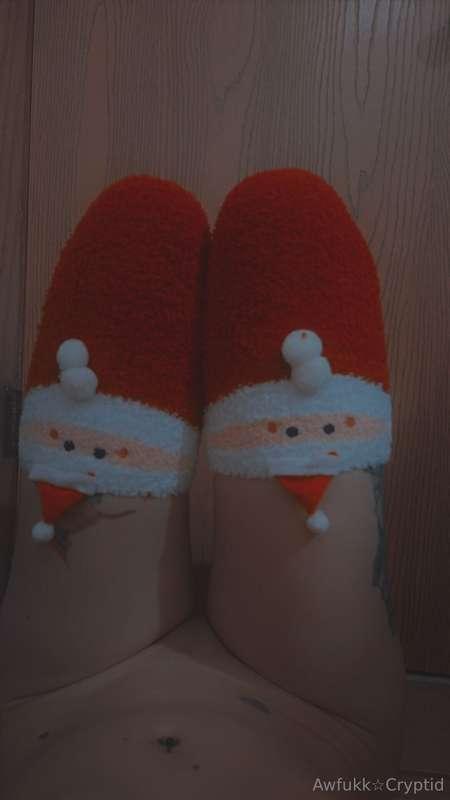 Day 21(Santa Socks pic set)