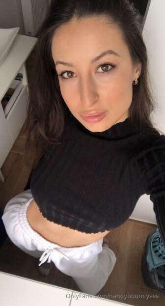 ❤️ 𝗙𝗥𝗘𝗘 𝗢𝗡𝗟𝗬 𝗡𝗢𝗪 ❤️ @laylashine shy but experienced cutie wi..
