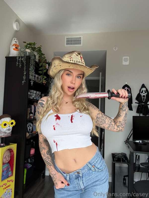 Shoo shoo said the maiden hehehehe 🔪Happy Halloween 🎃 I have..