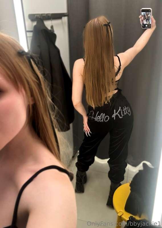 I think I found the perfect pants to fit my butt😏 