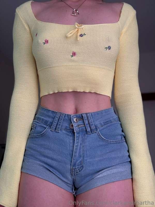 Swipe right to see my clothes disappear 😇🥰🤭