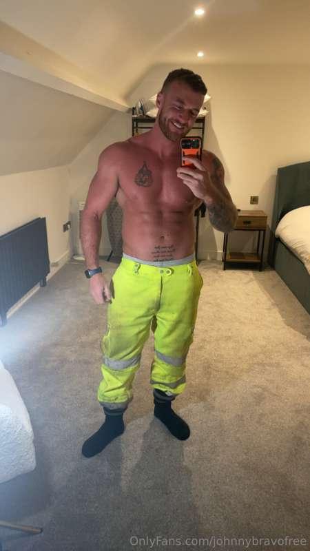 Definitely burnt myself on the Sunbed yesterday 🥵🥵😫Who’s com..