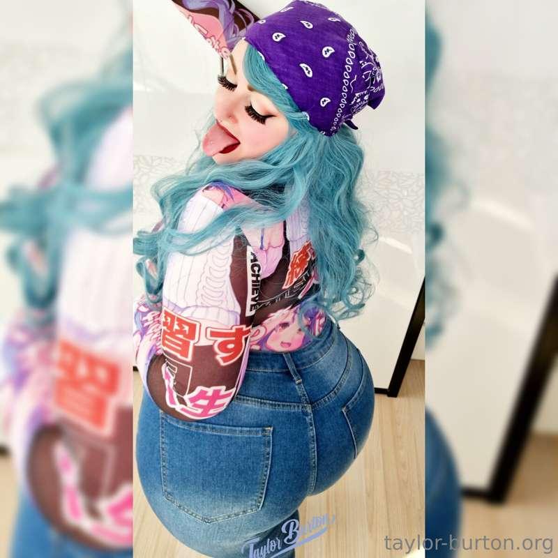 hey do you like me with blue hair?