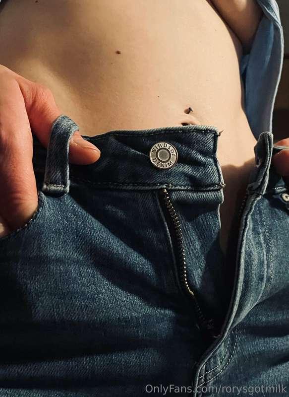 Take a peak…but just a tease 😈  VIP receives this and much.m..