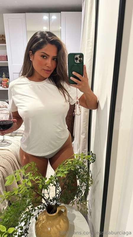 My last Saturday night on OnlyFans 😩 I’m burningg this thing..