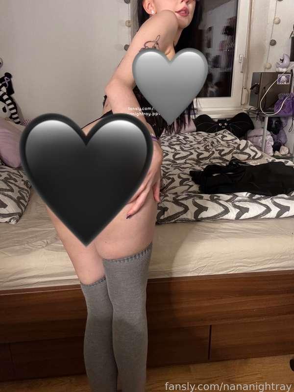 i'm sorry... i had to take everything off 🥺 but... you can watch 🫢 and i think my "fit" underneath is pretty cute too 😇

#video #undressing #lingerie #officesiren #glasses #kneesocks #skirt #tease #lewd #teasing #nerdygirl #cutegirl #petite #ass #boots #butt #egirl #fyp