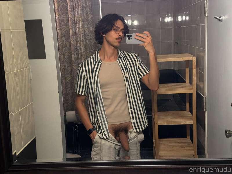 You've received a message 🔔enriquemudu: meet me at the restr..