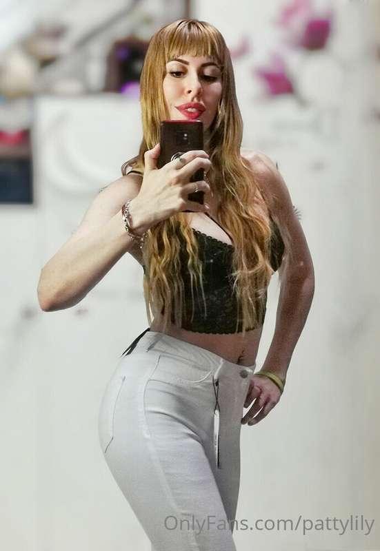 Do you like my new white jeans? 😍😍😍
I think I'll make some p..
