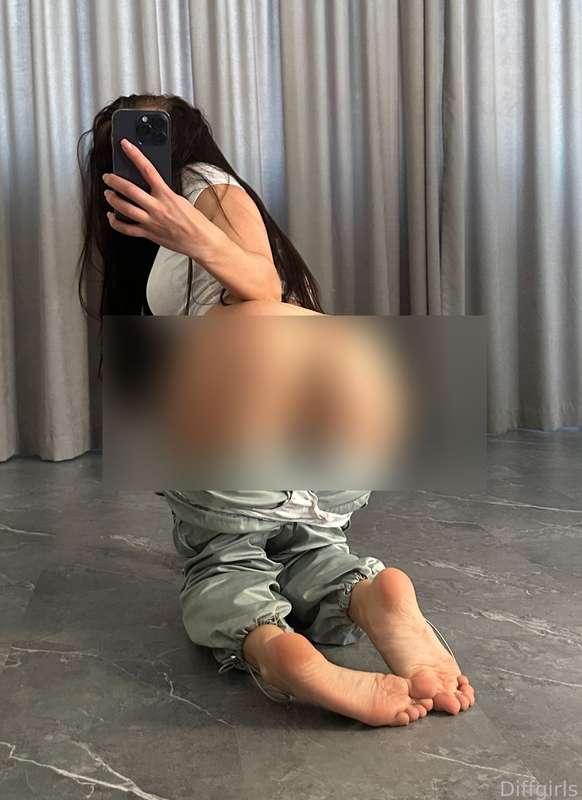 Bending over like a good girl for you, Daddy! 😈🥵