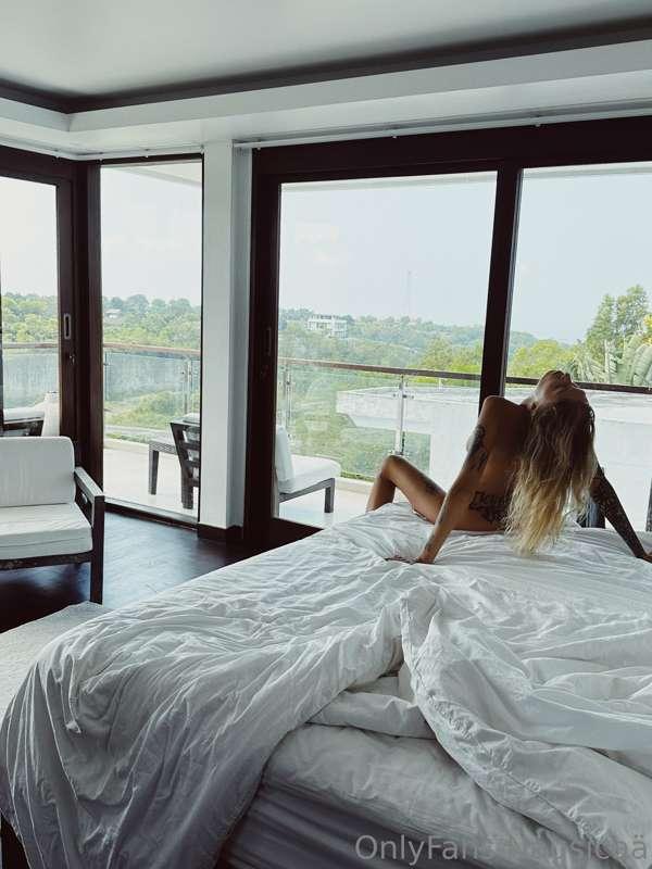 just me imagining you giving me cunnilingus 😛