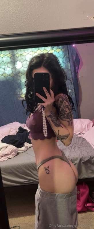 wanna see more of me baby😏