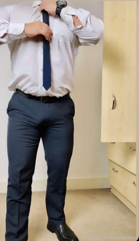 Hope you’re all ready for the meeting with the boss. Tight s..