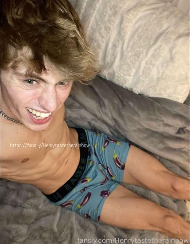 henrytastetherainbow image #0
