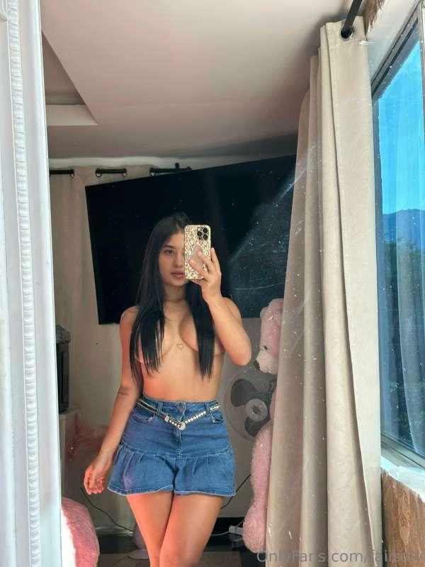 You better swipe it so you can see my juicy 🍑.😉