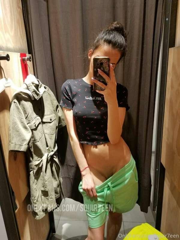 I love to be naughty in fitting rooms 🤗🤗🤗